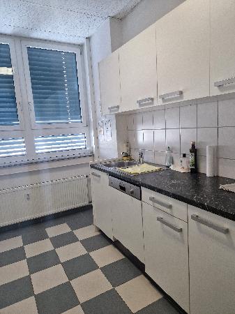 Gut ausgestattete Küche.jpg